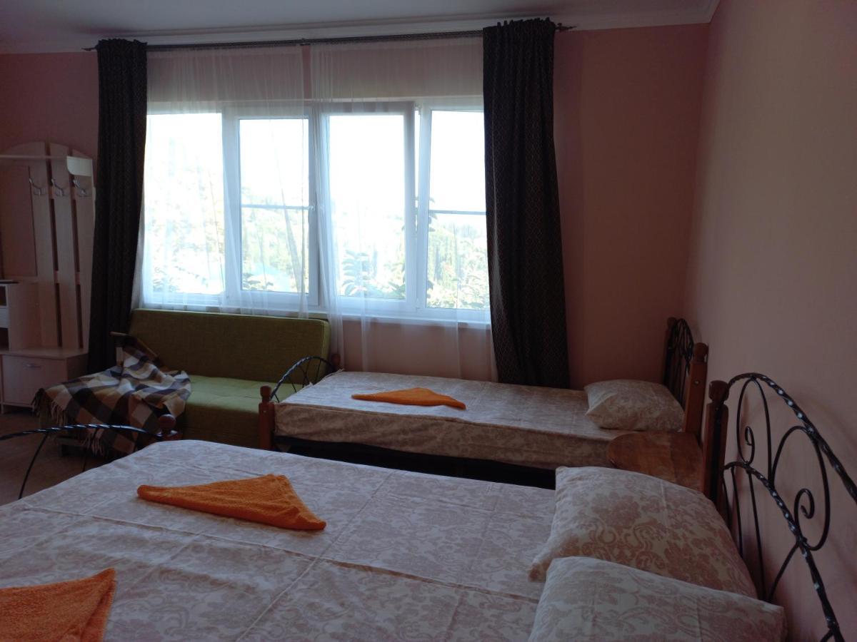 Inzhir Guest House New Athos Buitenkant foto