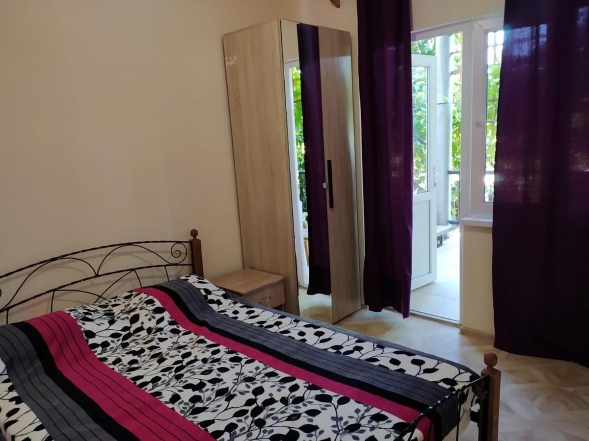 Inzhir Guest House New Athos Buitenkant foto
